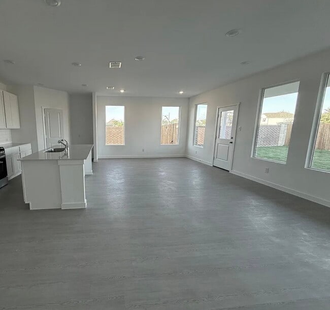 Photo - 7116 Dandelion Rd