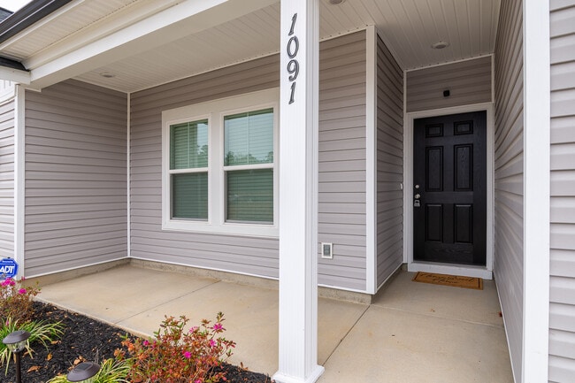 Photo - 1091 Primrose Dr