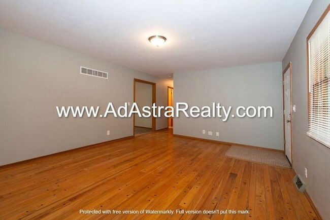 Photo - Beautiful Home in Blue Springs-Available in JULY!!