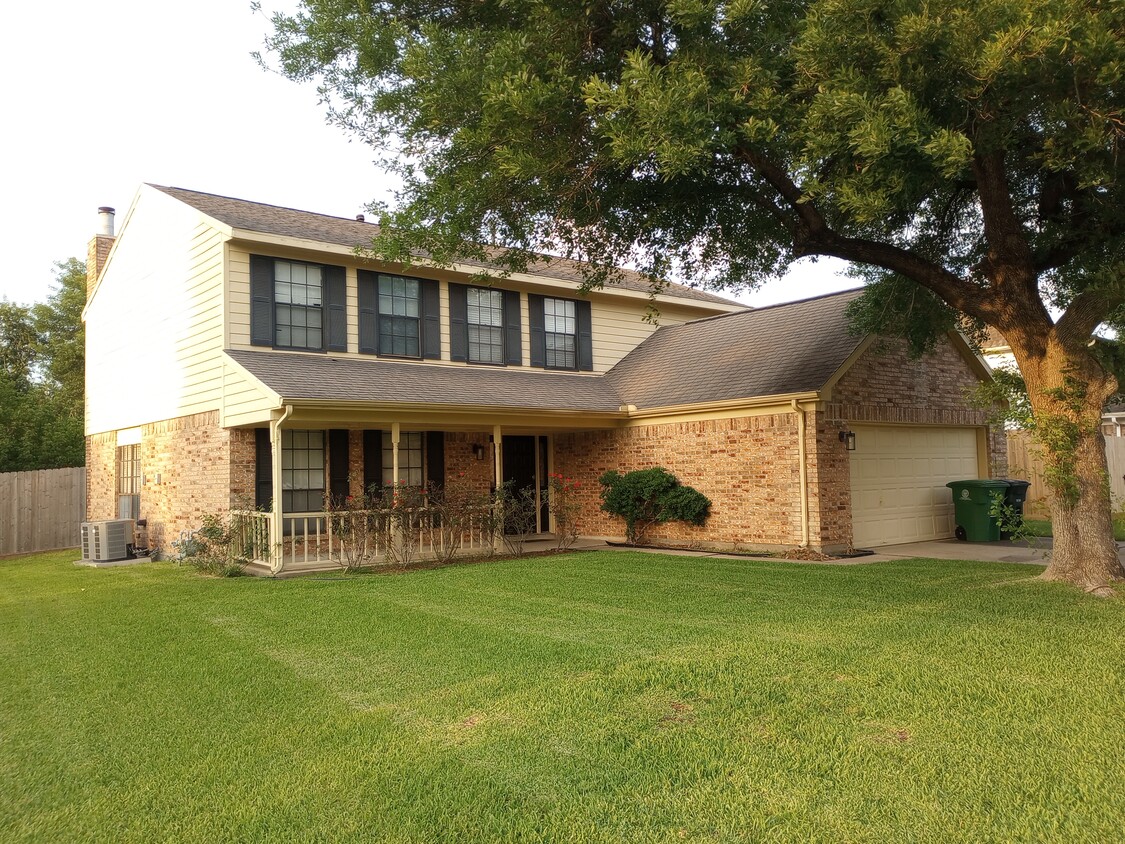 Front view - 15235 Kelbrook Dr (Houston, TX)