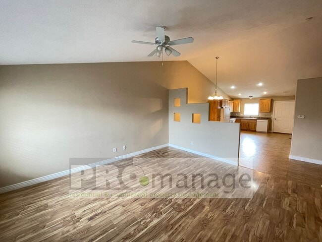Photo - 4 Bed, 3 Bath Town Home w/ 2 Car Garage - ...