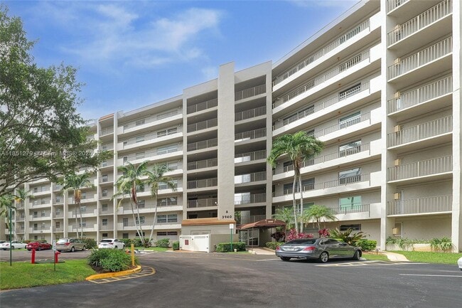 Building Photo - 3940 Inverrary Blvd Unit 504-A Rental