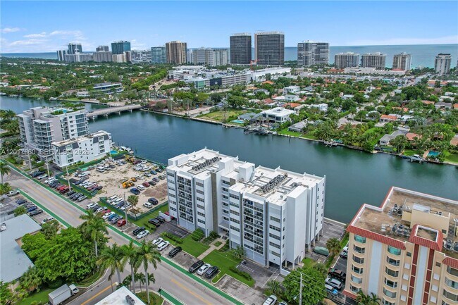 9381 E Bay Harbor Dr Unit 301N