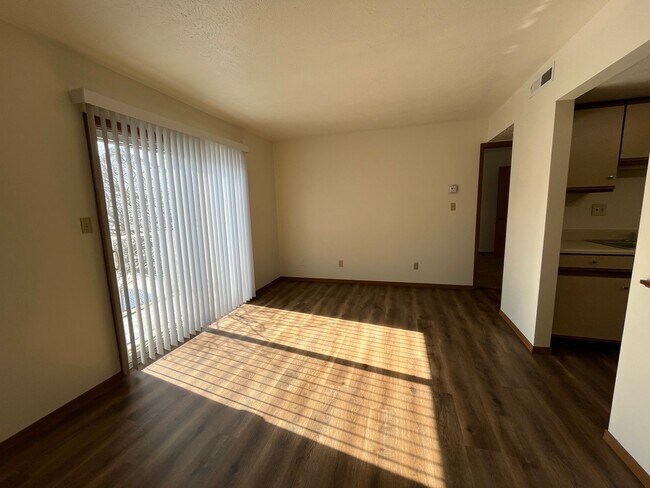 Photo - 433-7 HAMPTON PLACE Unit 433 Hampton Place-APT-7