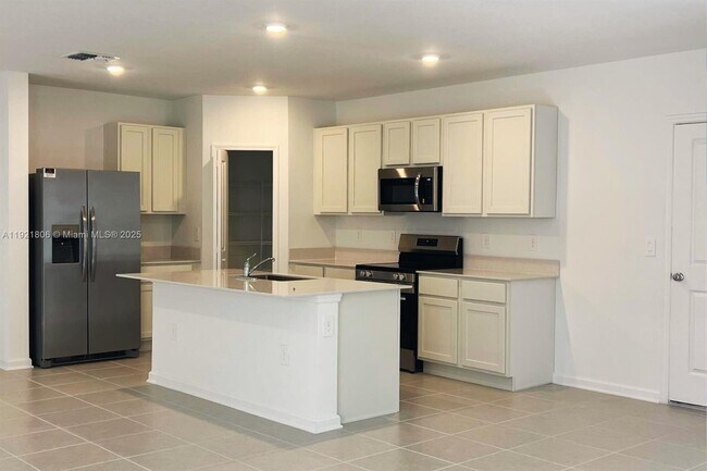 Photo - 3126 Totem Rd