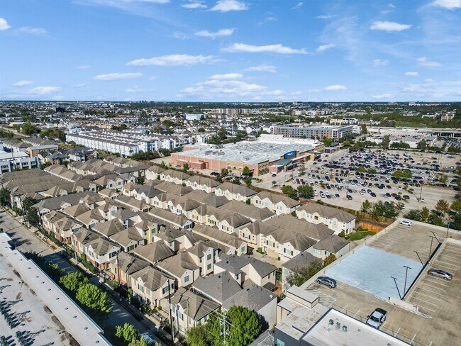 Photo - 3802 Center St