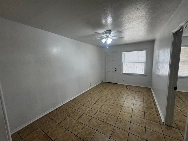 Photo - 129 N Park Ave Unit 129 N. Park Ave. # 131