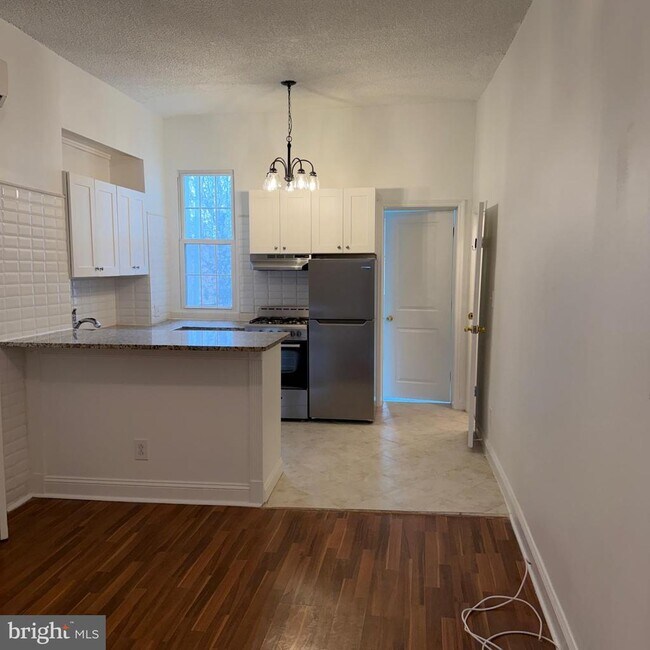 Photo - 753 S 22nd St Unit 2ND, FL.