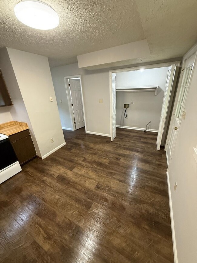 Photo - 2 Bedroom- 1 1/2 bathroom- Townhouse Apartment in West Rome