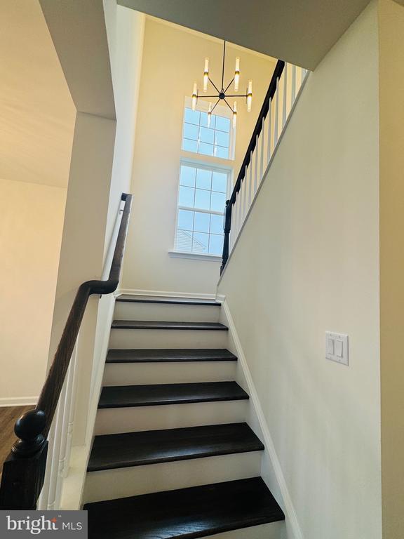 Photo - 309 THALES Dr