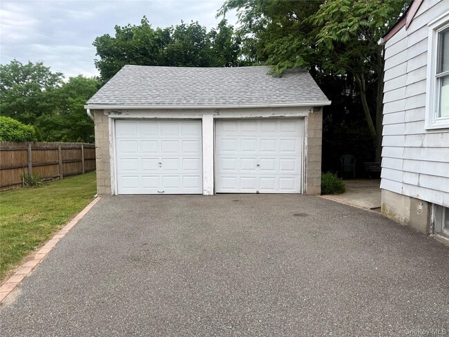 Photo - 1777 Stone Ave