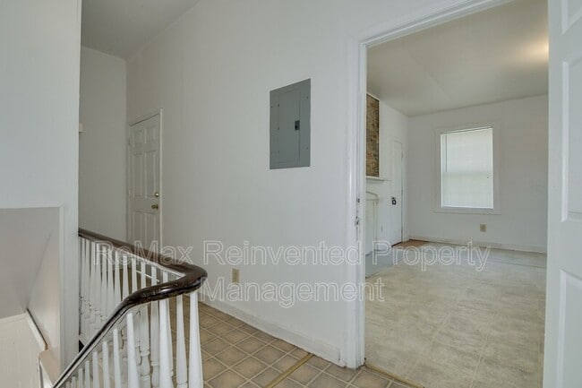 Photo - 537 Watkins St Unit B