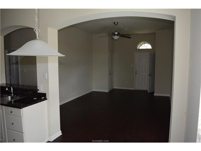 Photo - Stunning 3 Bed, 2 Bath in Creek Meadows!
