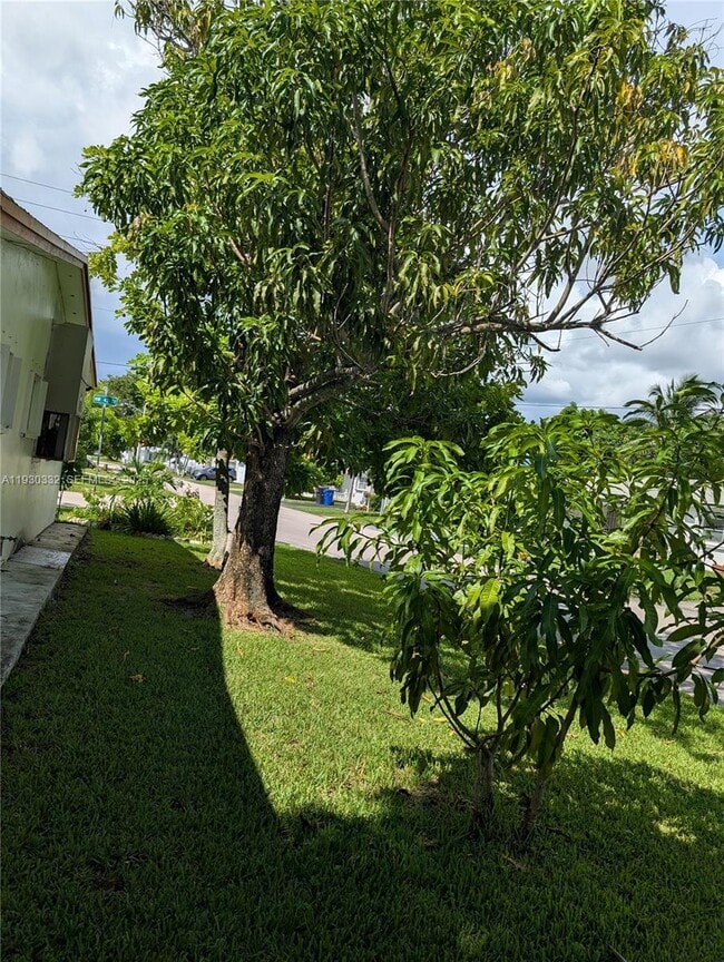 4550 NW 43rd St