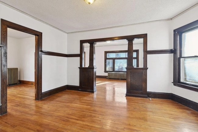 Building Photo - 104 W 27th St Unit 1