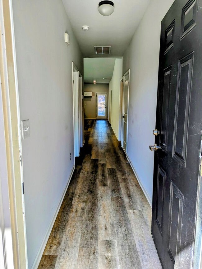 Building Photo - Beautiful 2 Bedroom 2 Bath off of Meriweather Road