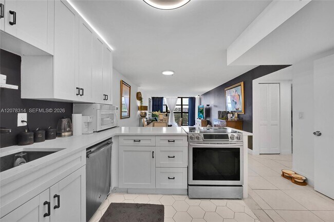 400 Leslie Dr Unit 605