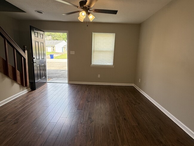 Photo - 4908 Charwood Trail NW
