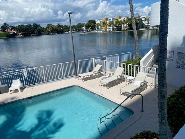 Photo - 5880 Collins Ave Unit 902