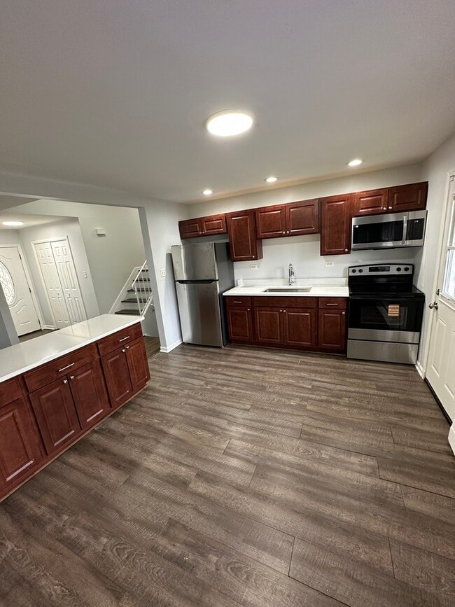 Photo - 301 Division St