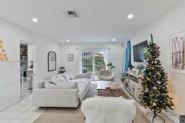 Photo - 970 Benevento Ave