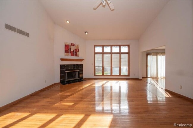 Photo - 2358 Saffron Ct