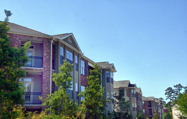 Mandeville Lake Apartments -