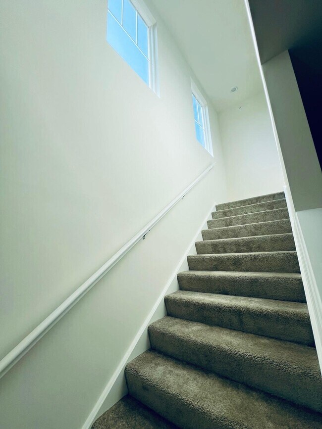 Photo - 5935 Hawkweed Dr