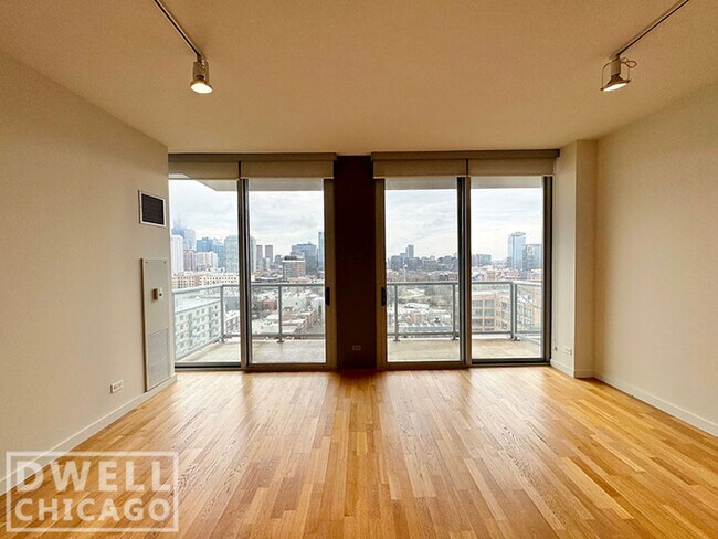 Photo - 942 W Huron St Unit 2