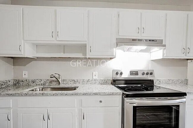 Photo - 6 Hitching Post Ct