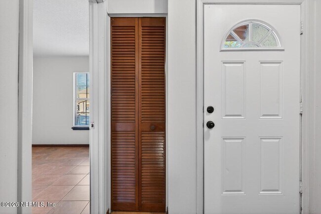 Photo - 4482 Melissa Ct W