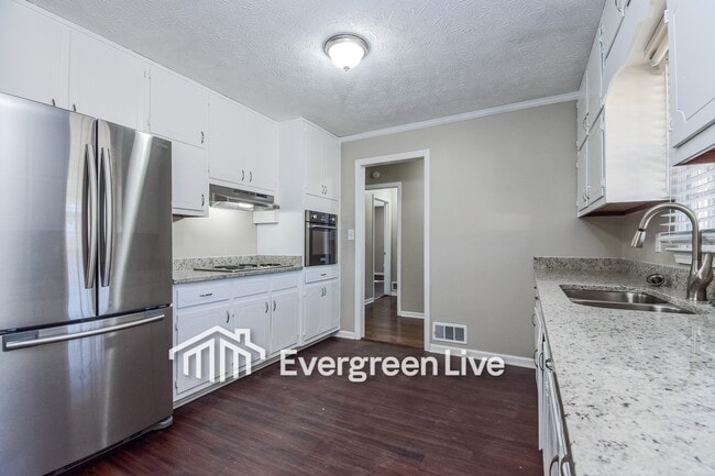 Photo - 195 Southmoor Cir