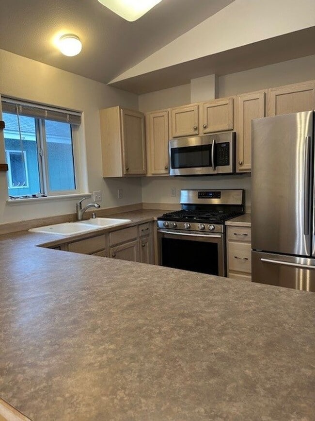 Building Photo - Tranquil Cul-de-Sac Charm: Inviting 3BR, 2BA Home in South Anchorage