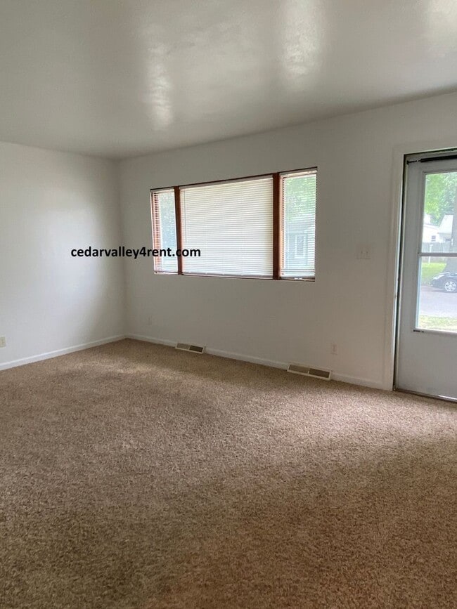 Photo - 717 Bismark Ave