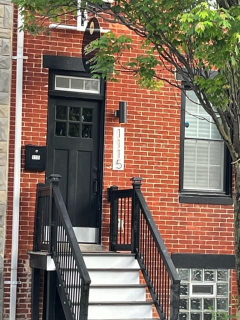 Photo - 1115 W Lombard St House