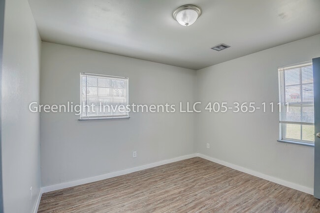Photo - 1833 Rhythm Rd