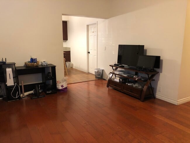 Photo - 1259 W 35th St