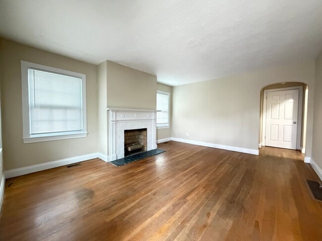 Photo - 825 Parkway Dr