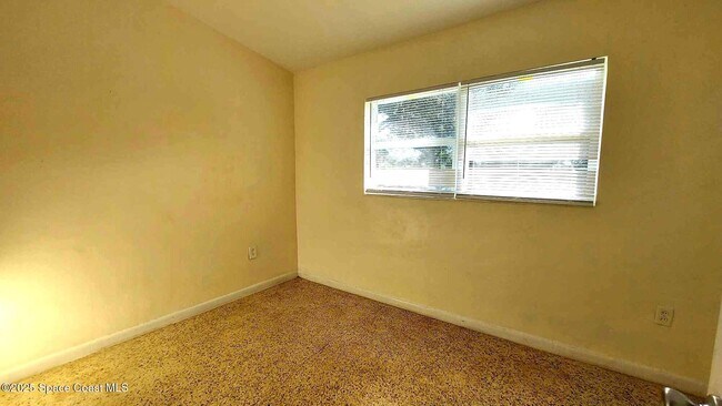 Photo - 814 Warren Ave