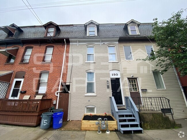 Building Photo - 150 Arch St Rental