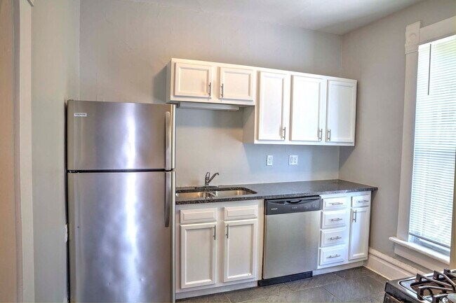 Photo - 246 W 5th Ave Unit Front