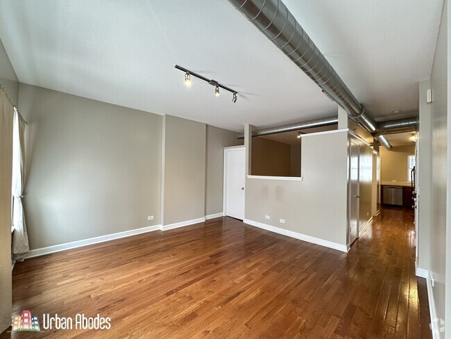 Building Photo - 674 N Orleans St Unit G08C Rental