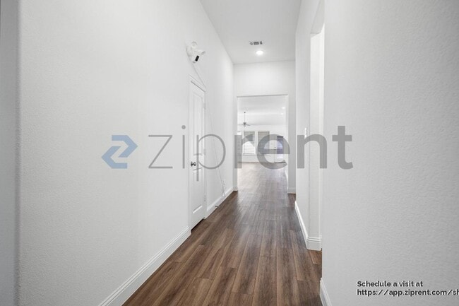 Photo - 2900 Long Slope Rd