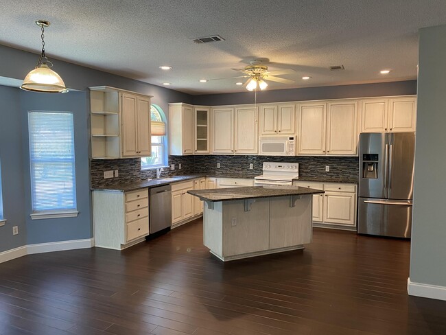 Photo - 2020 Plantation Oaks Dr