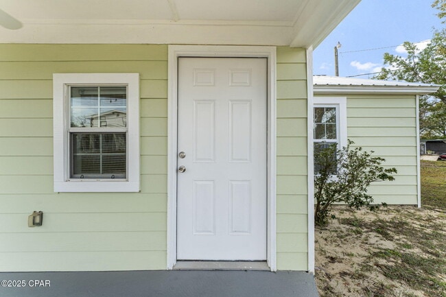 Photo - 1020 E 14th Ct