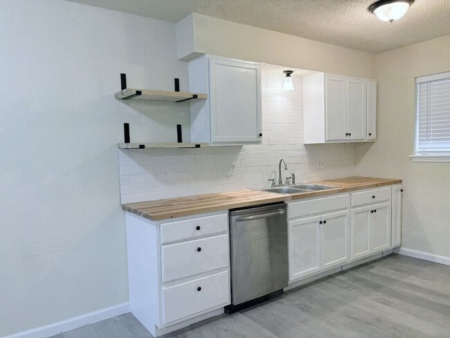 Photo - Newly remodeled four bedroom home in Noble