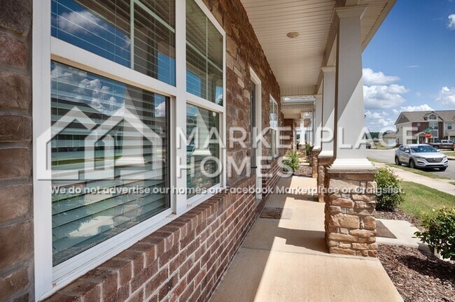 Photo - 417 Edgebrook Dr
