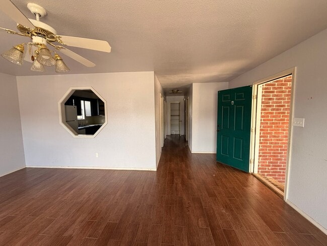 Building Photo - 1120 Farley Cir