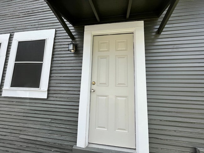 Photo - 102 Stiles St Unidad B