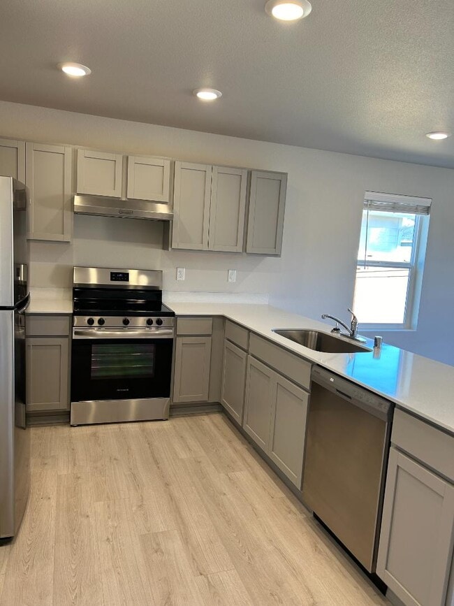 Photo - 13459 193 St E